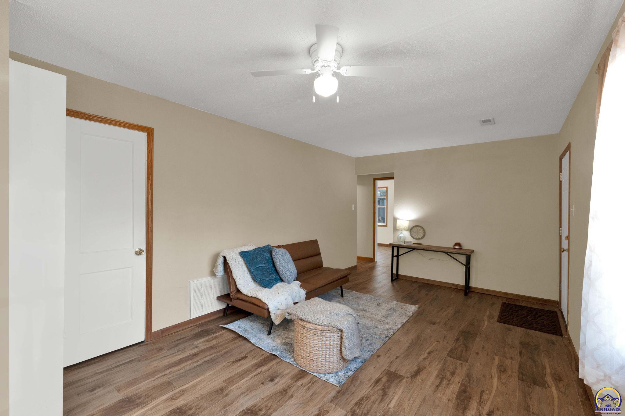 2120 SW Morningside RD