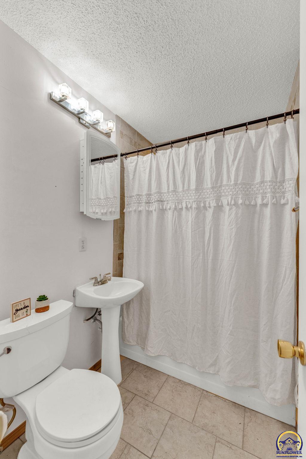 2120 SW Morningside RD