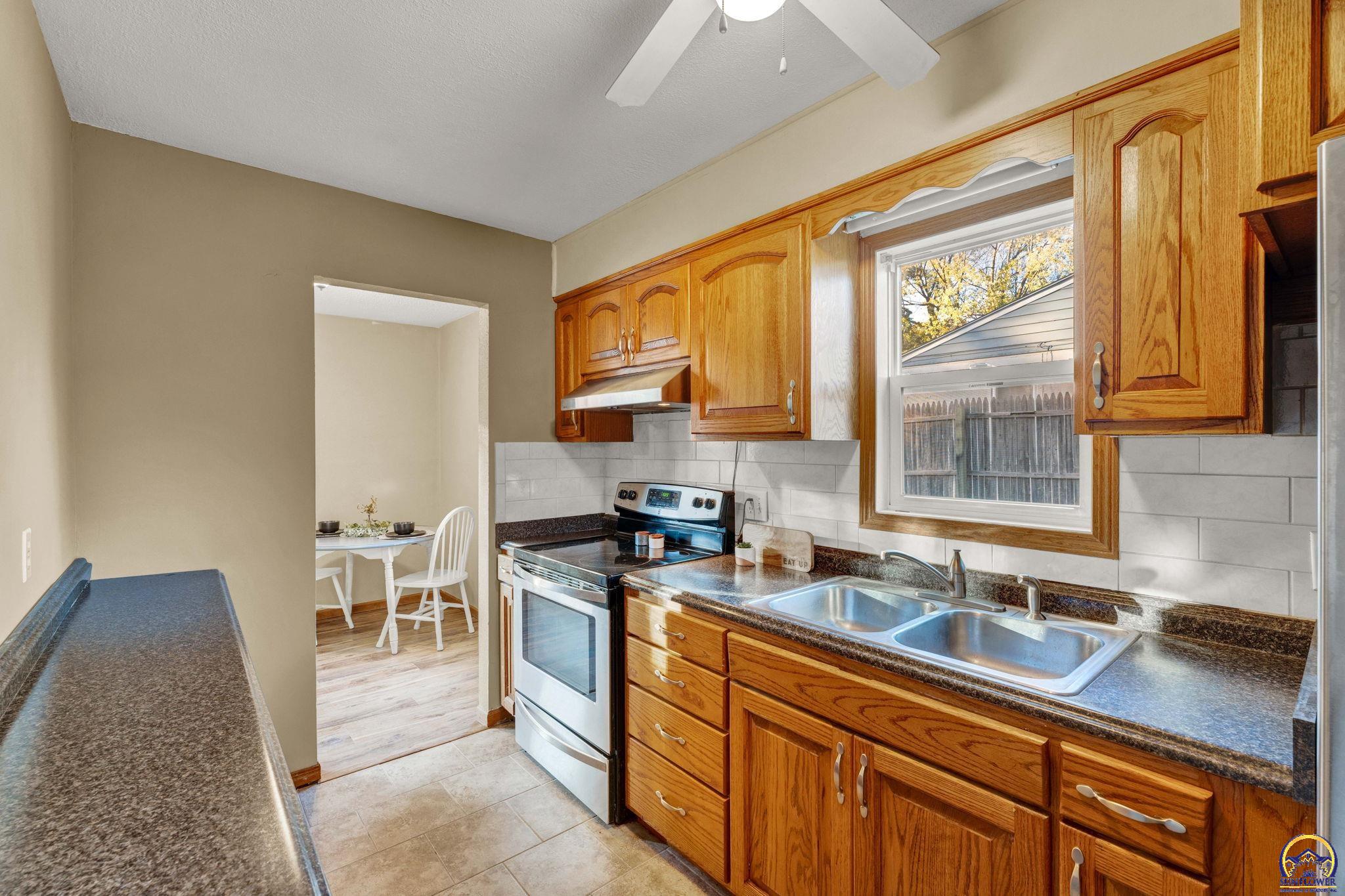 2120 SW Morningside RD