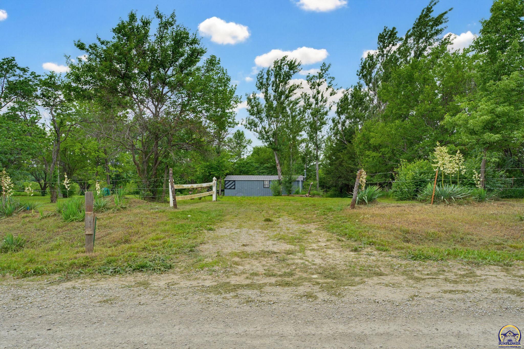 5631 Clark RD