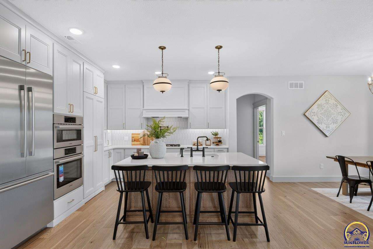 2636 SW Sherwood Park DR