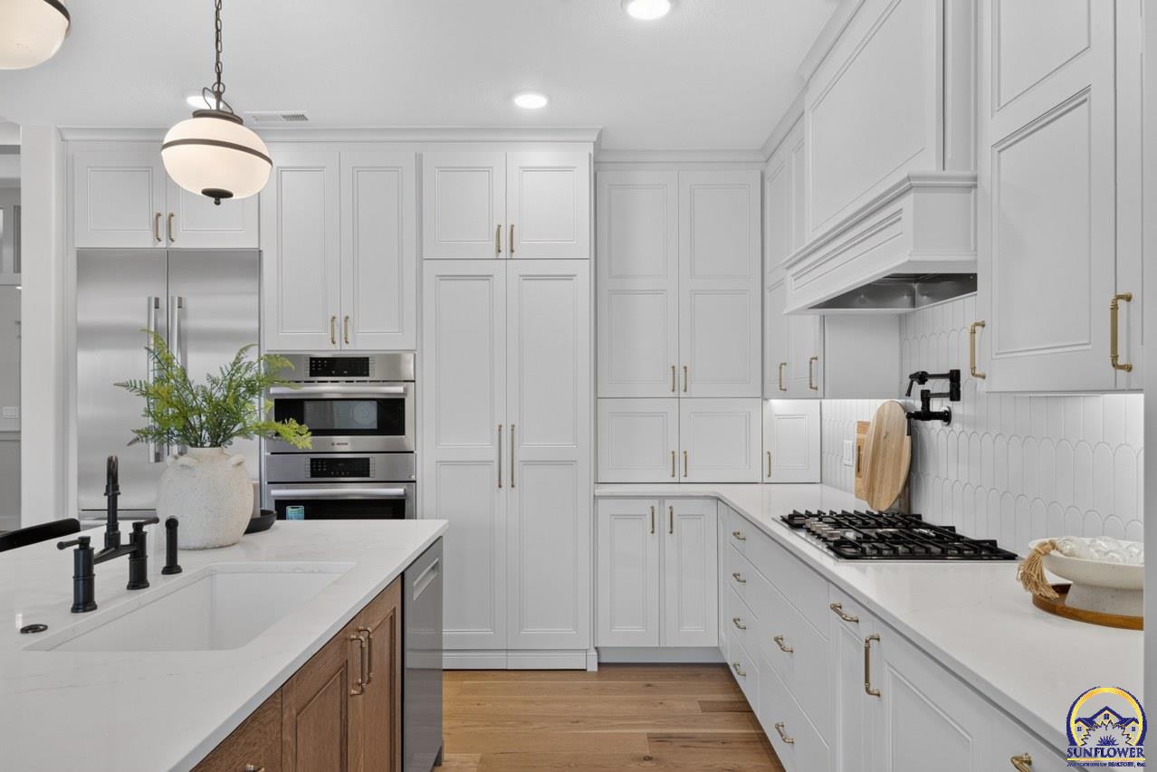 2636 SW Sherwood Park DR
