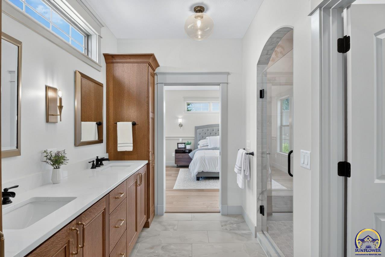 2636 SW Sherwood Park DR
