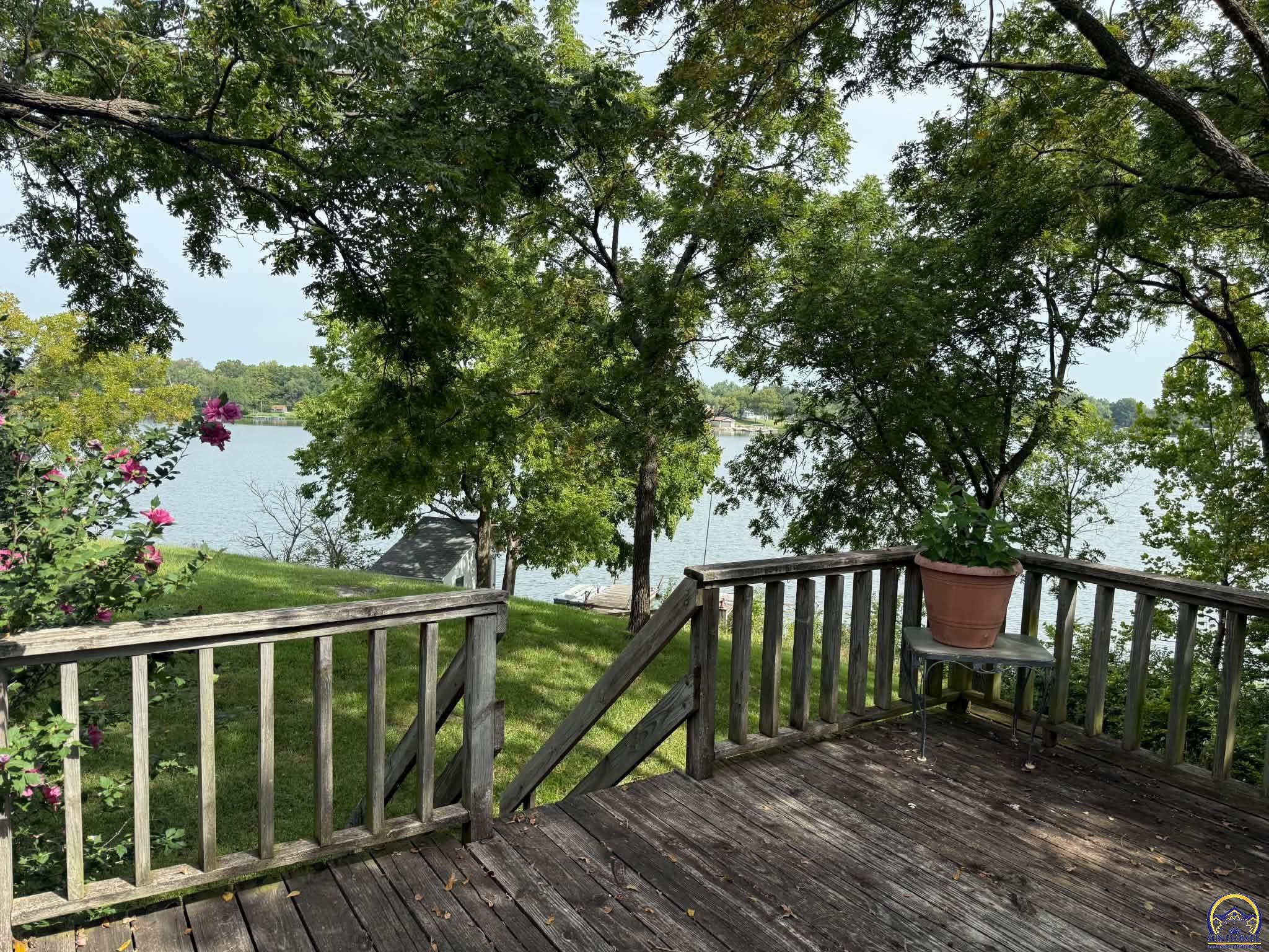 212 S Shore Dr