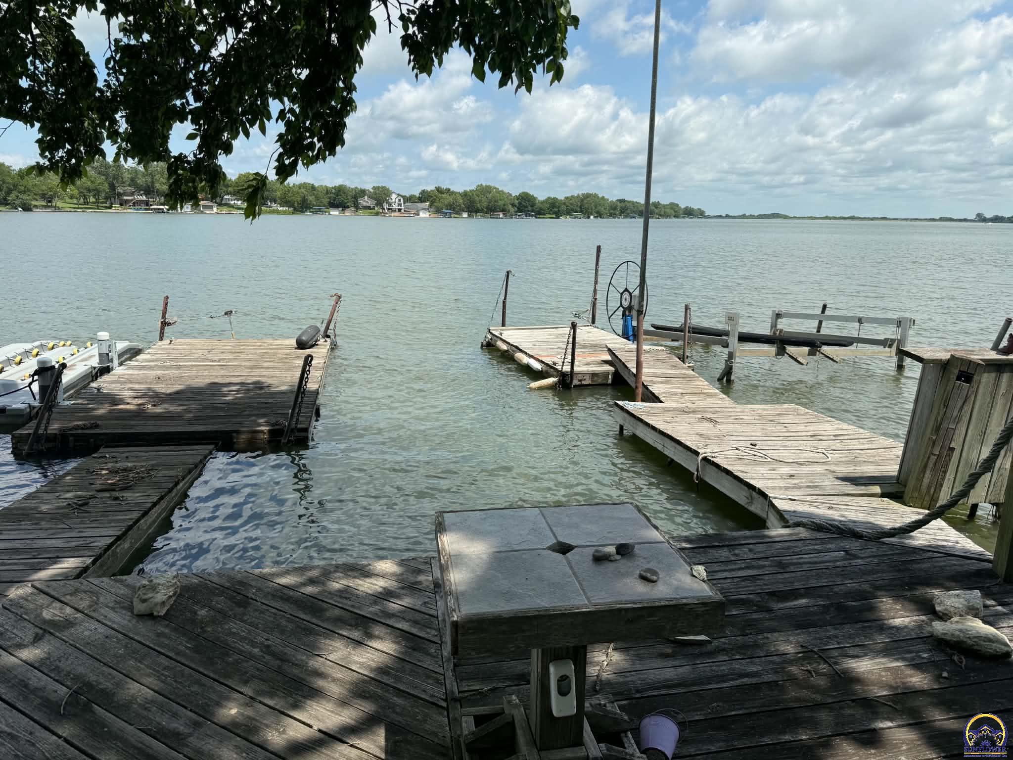 212 S Shore Dr