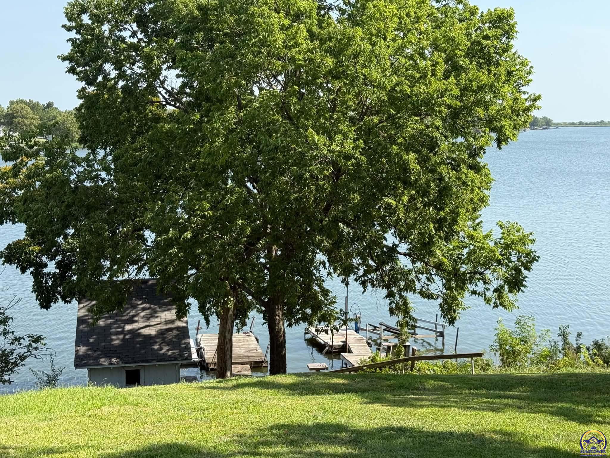 212 S Shore Dr