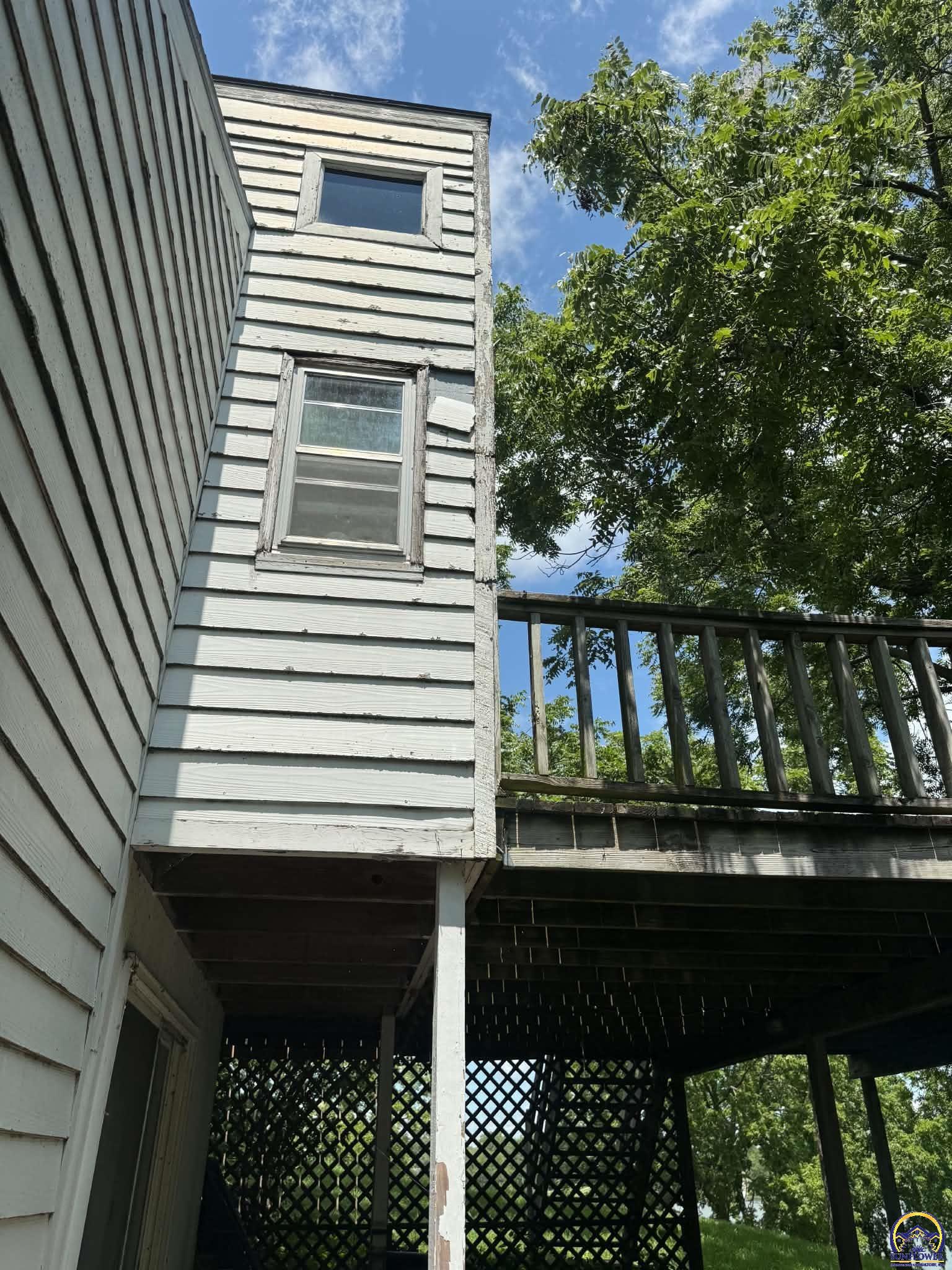 212 S Shore Dr