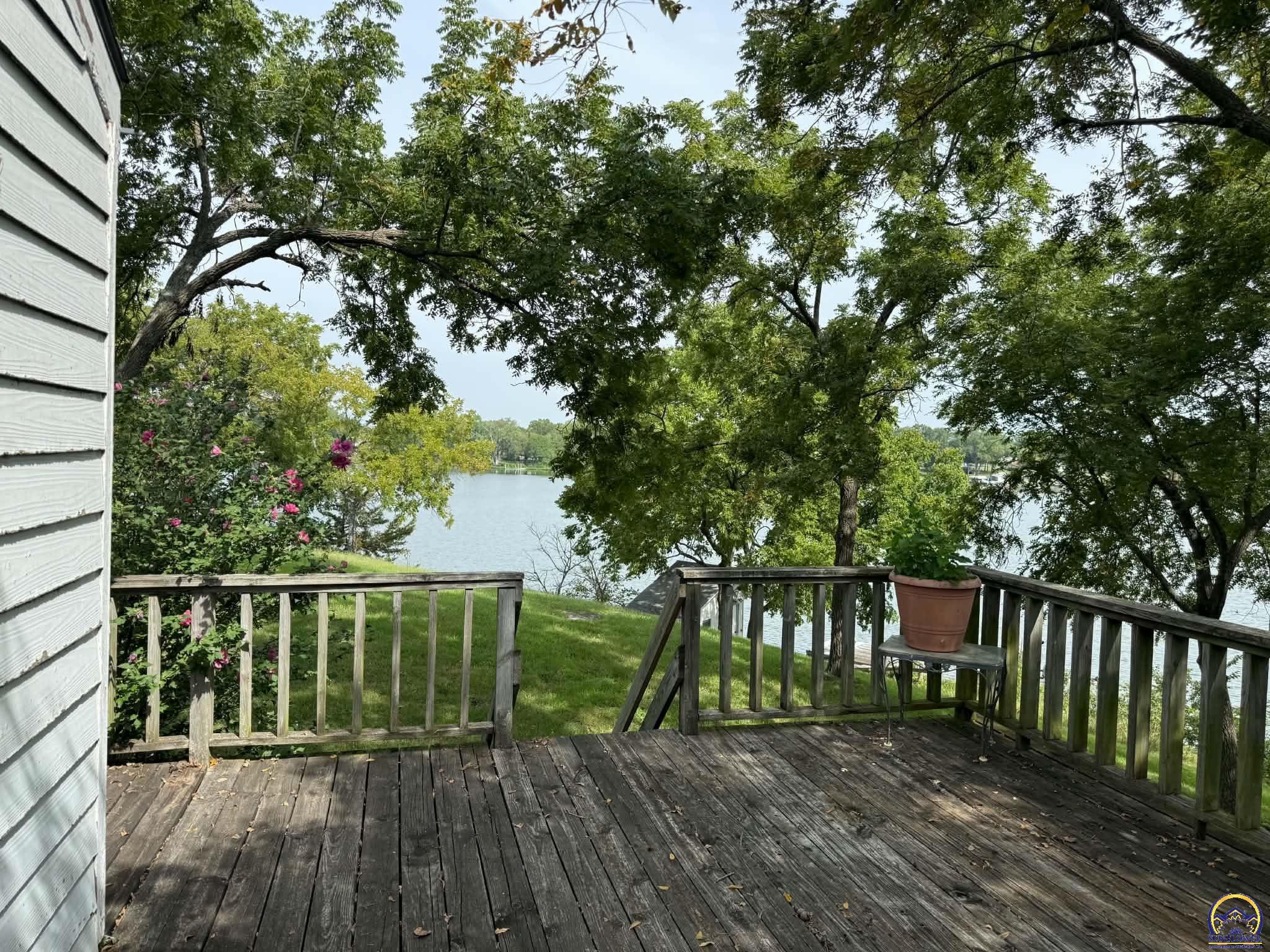 212 S Shore Dr