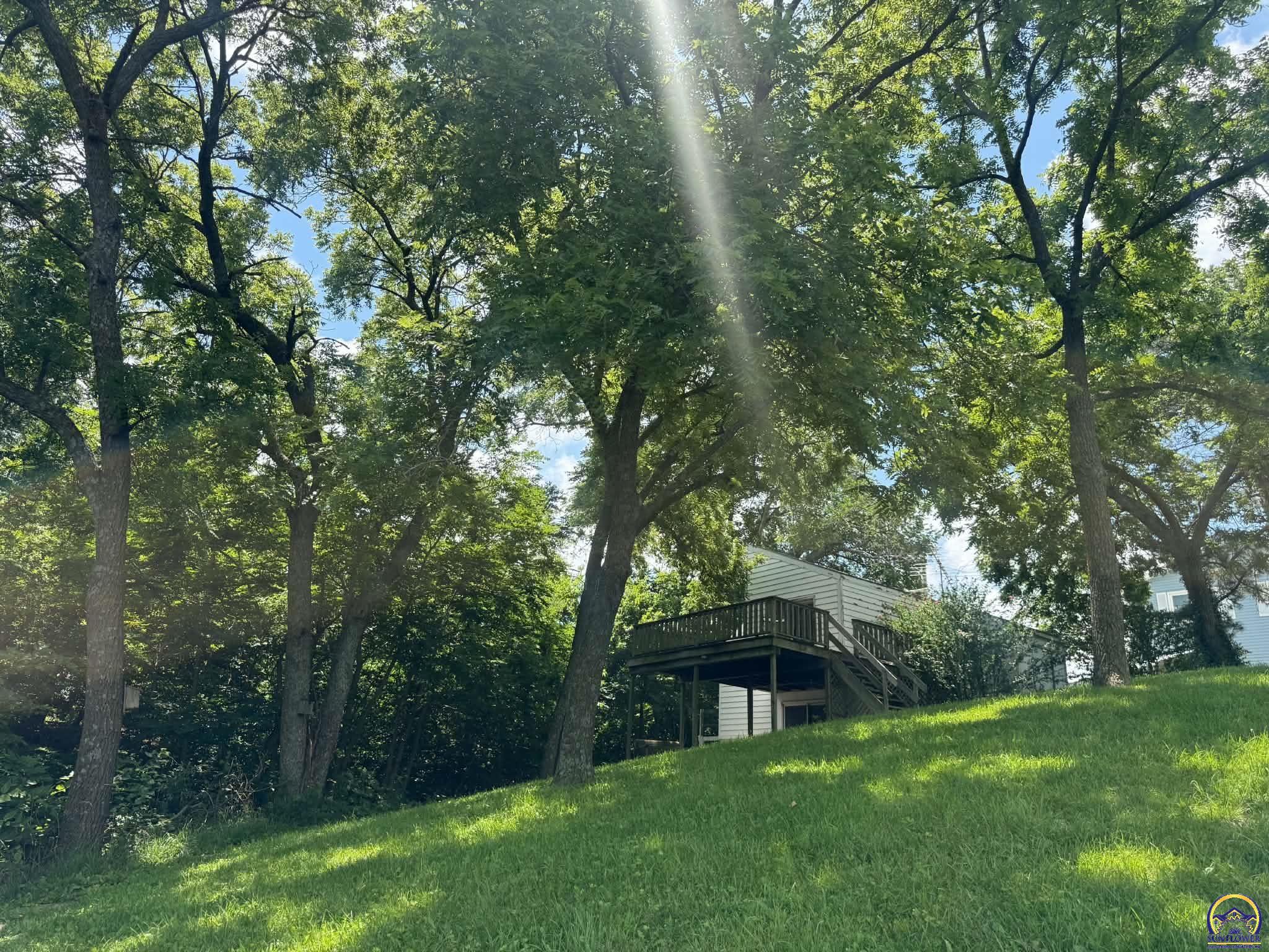 212 S Shore Dr