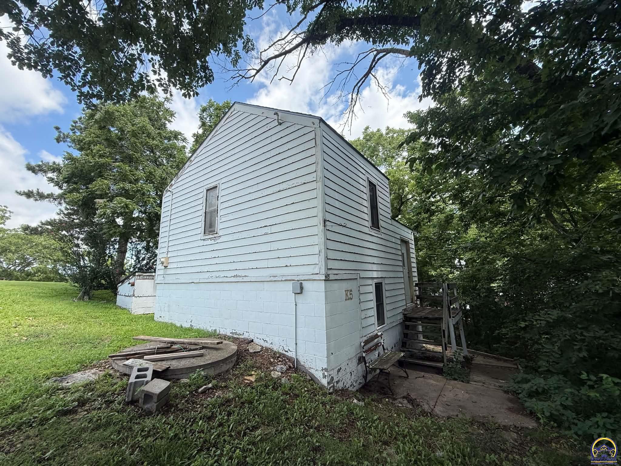 212 S Shore Dr