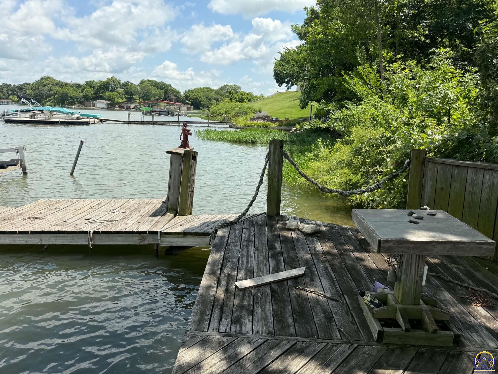 212 S Shore Dr