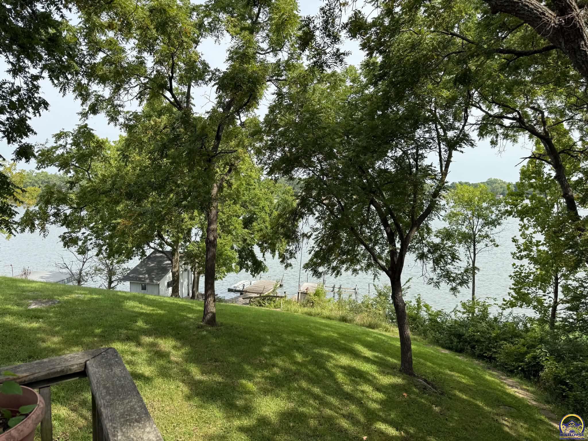 212 S Shore Dr
