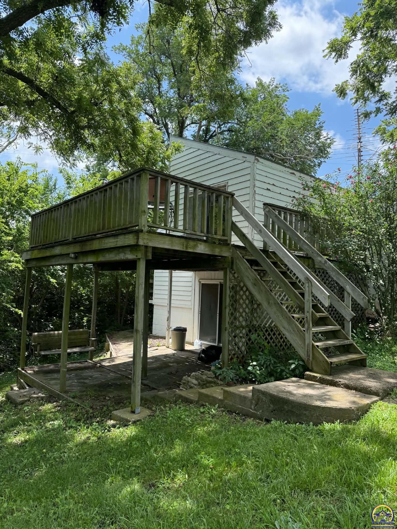 212 S Shore Dr