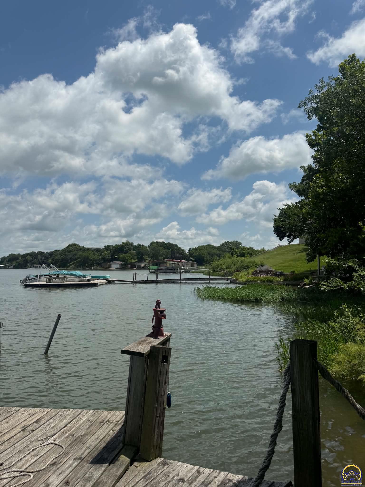 212 S Shore Dr