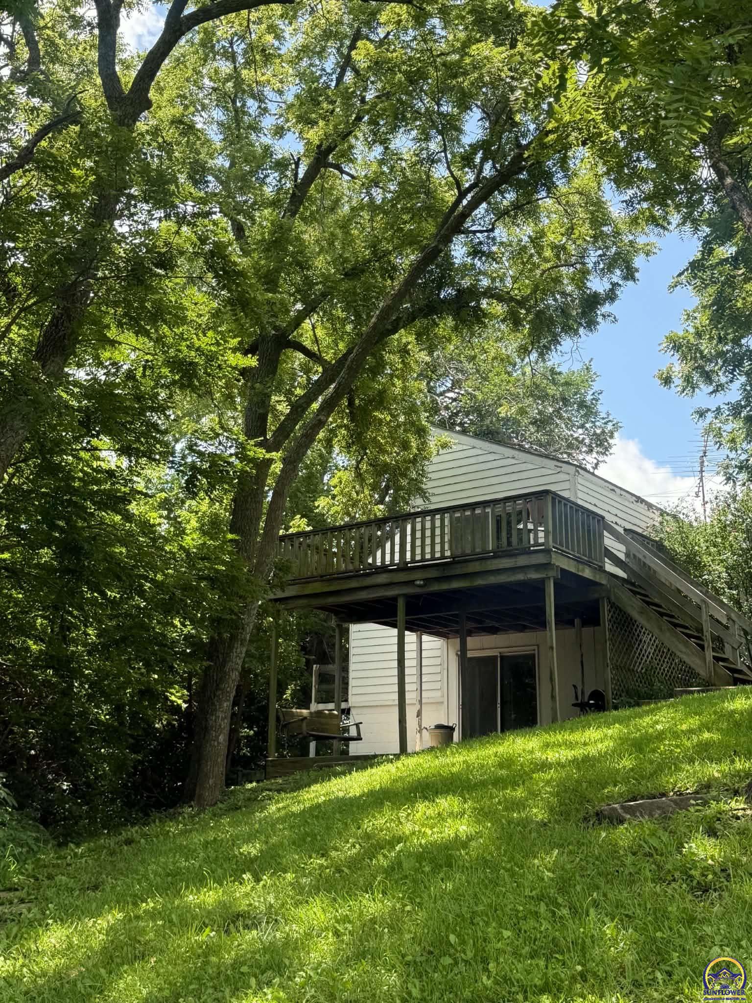 212 S Shore Dr