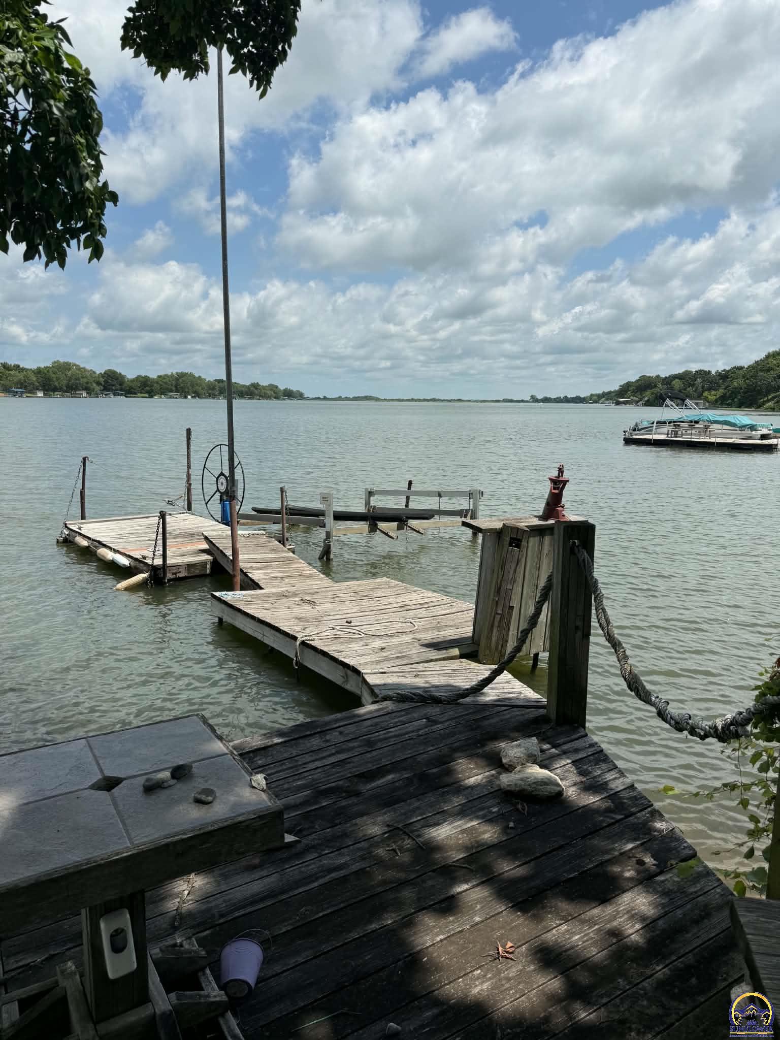 212 S Shore Dr