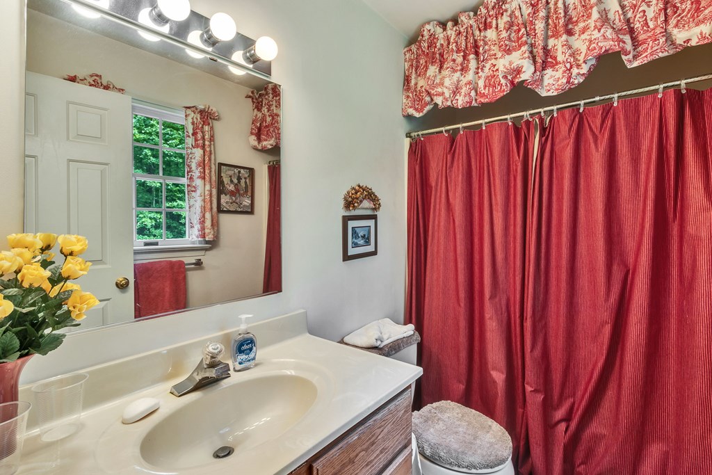 238 Hill Valley Ln