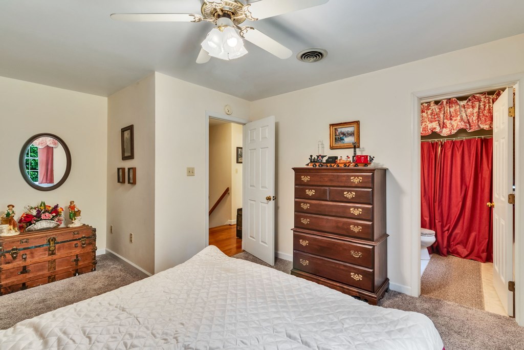 238 Hill Valley Ln