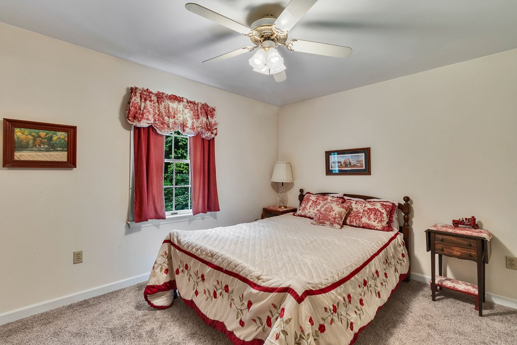 238 Hill Valley Ln