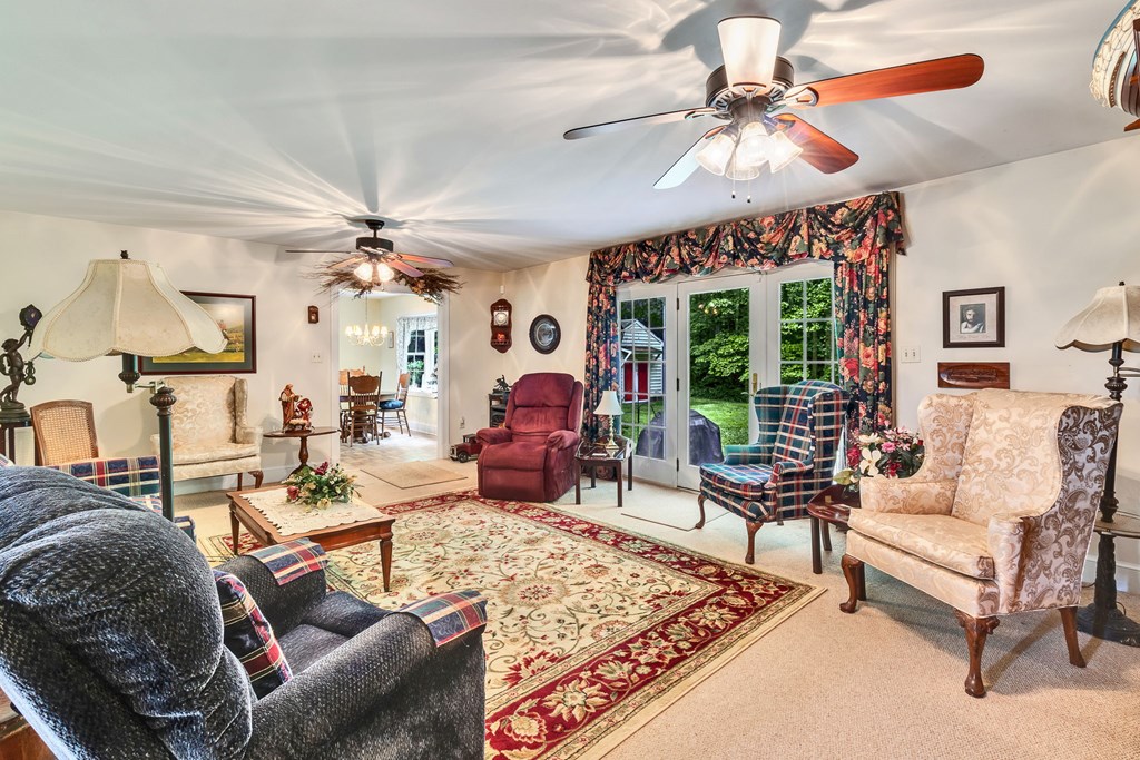 238 Hill Valley Ln