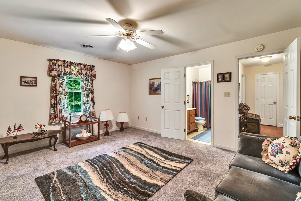 238 Hill Valley Ln