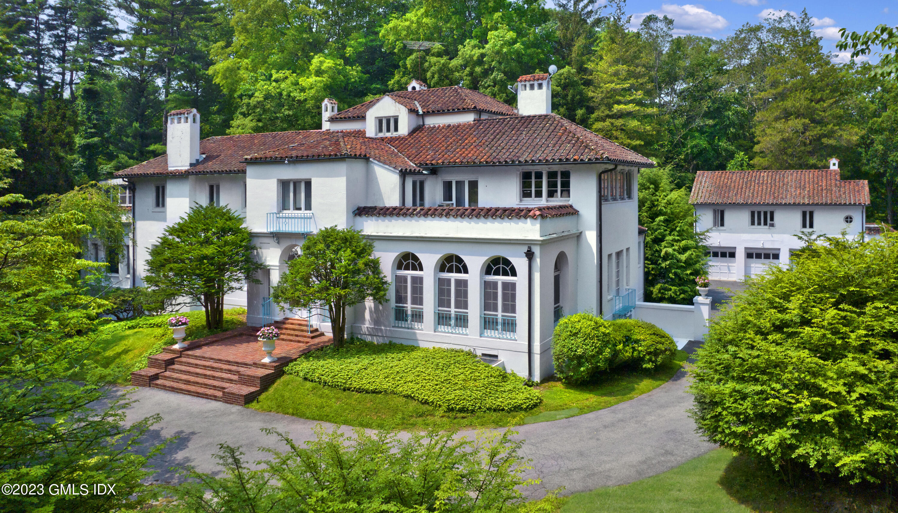 618 Lake Avenue