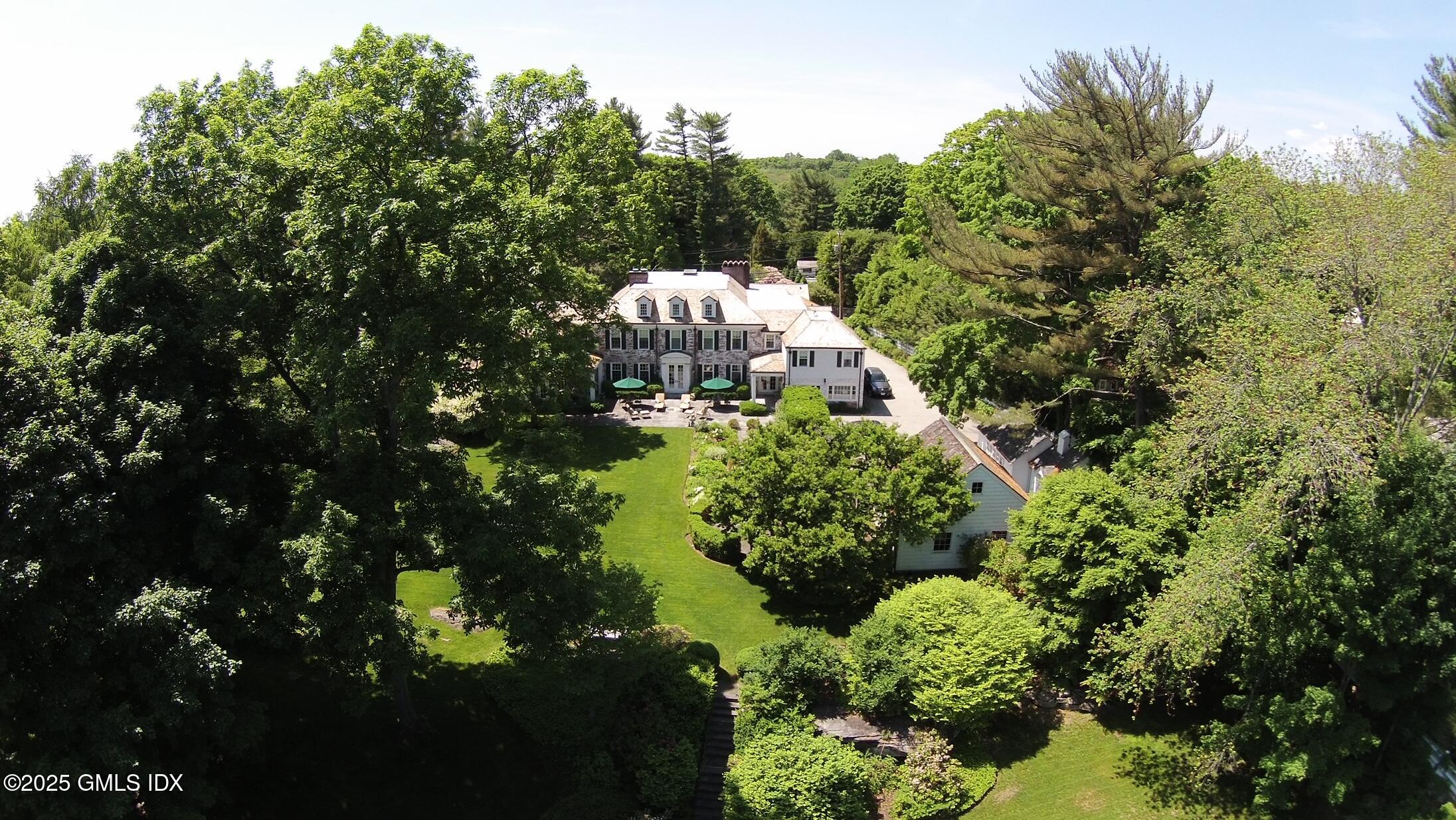 375 Round Hill Road