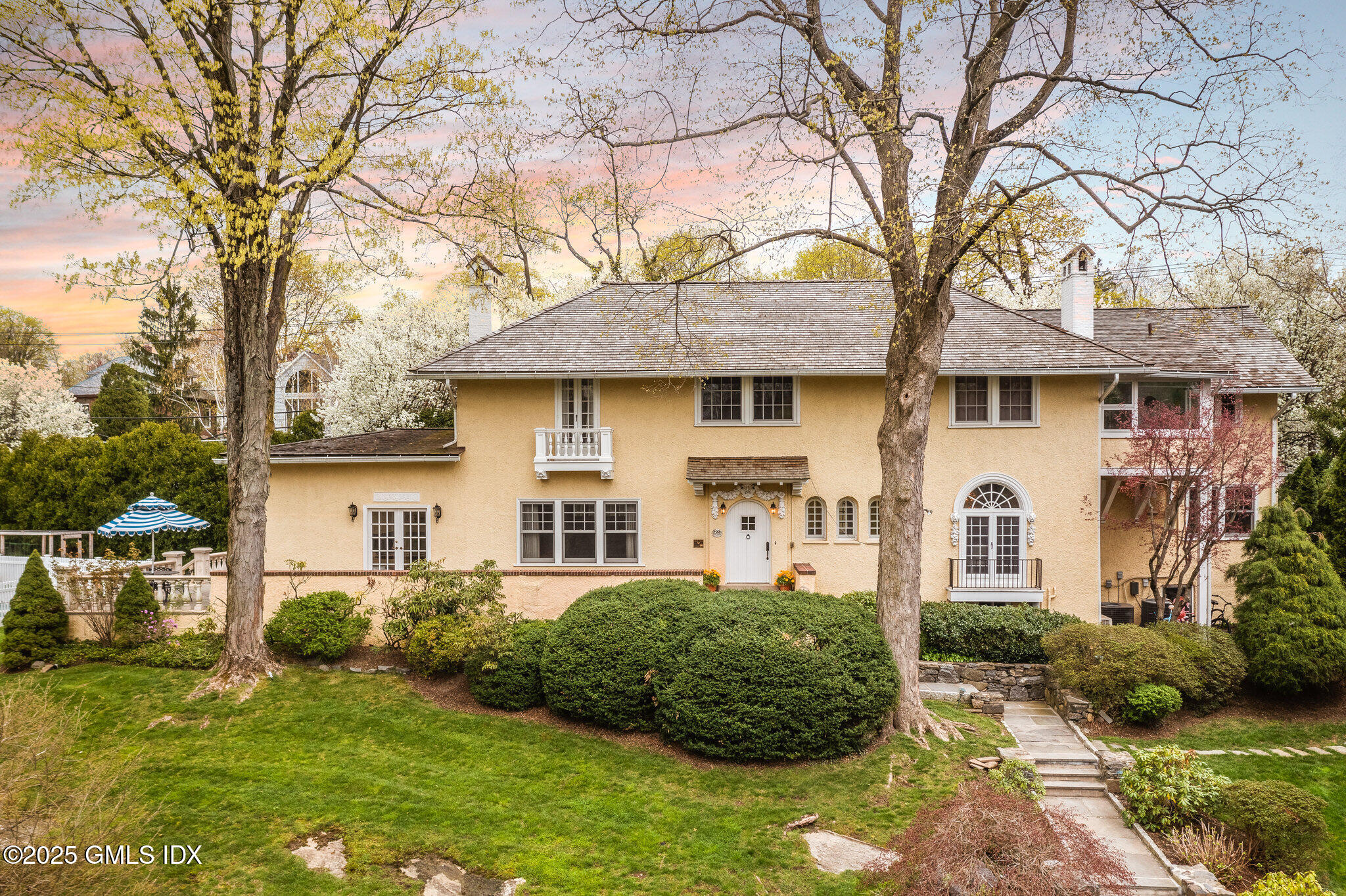 9 Hillside Drive