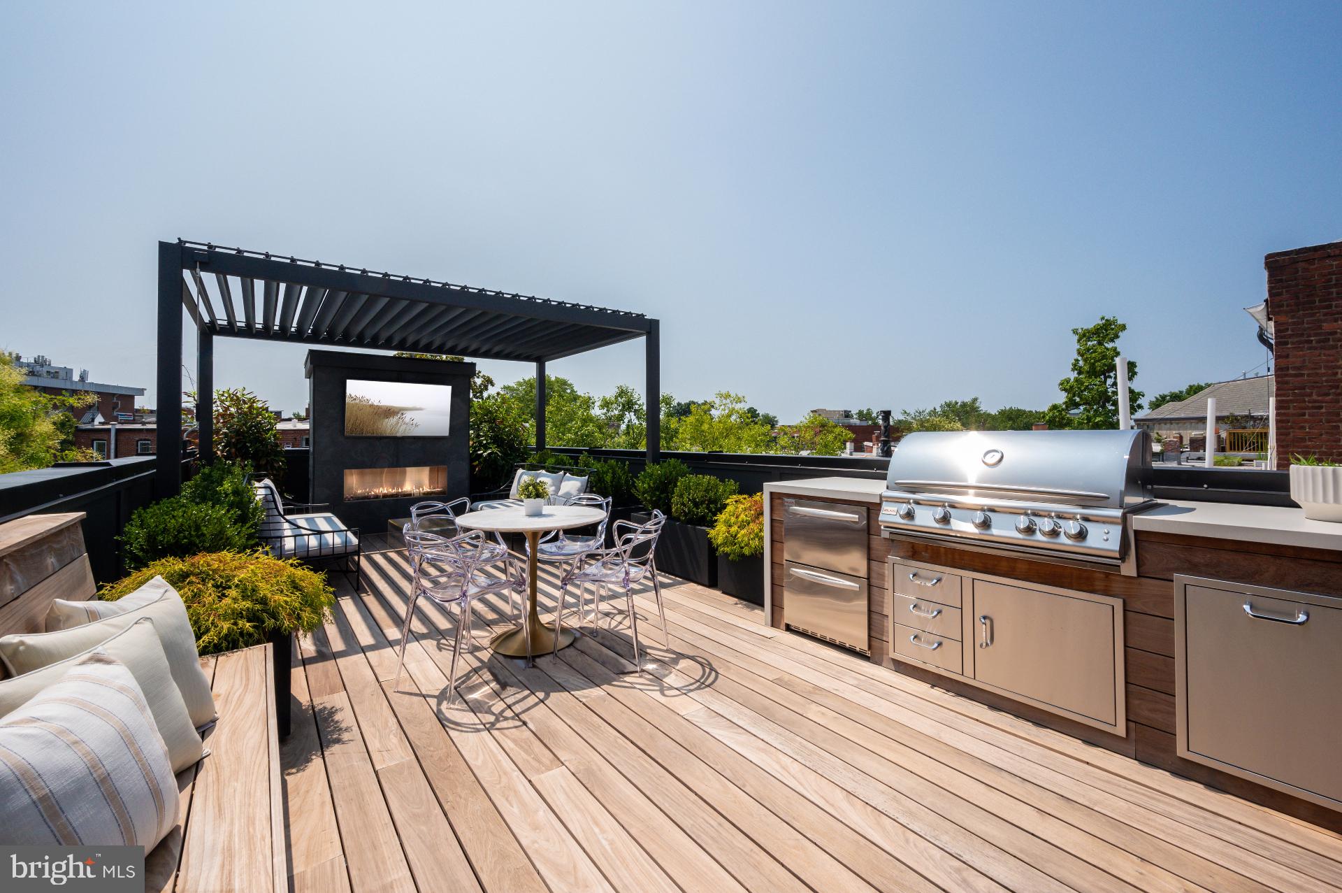 635 MARYLAND AVENUE NE