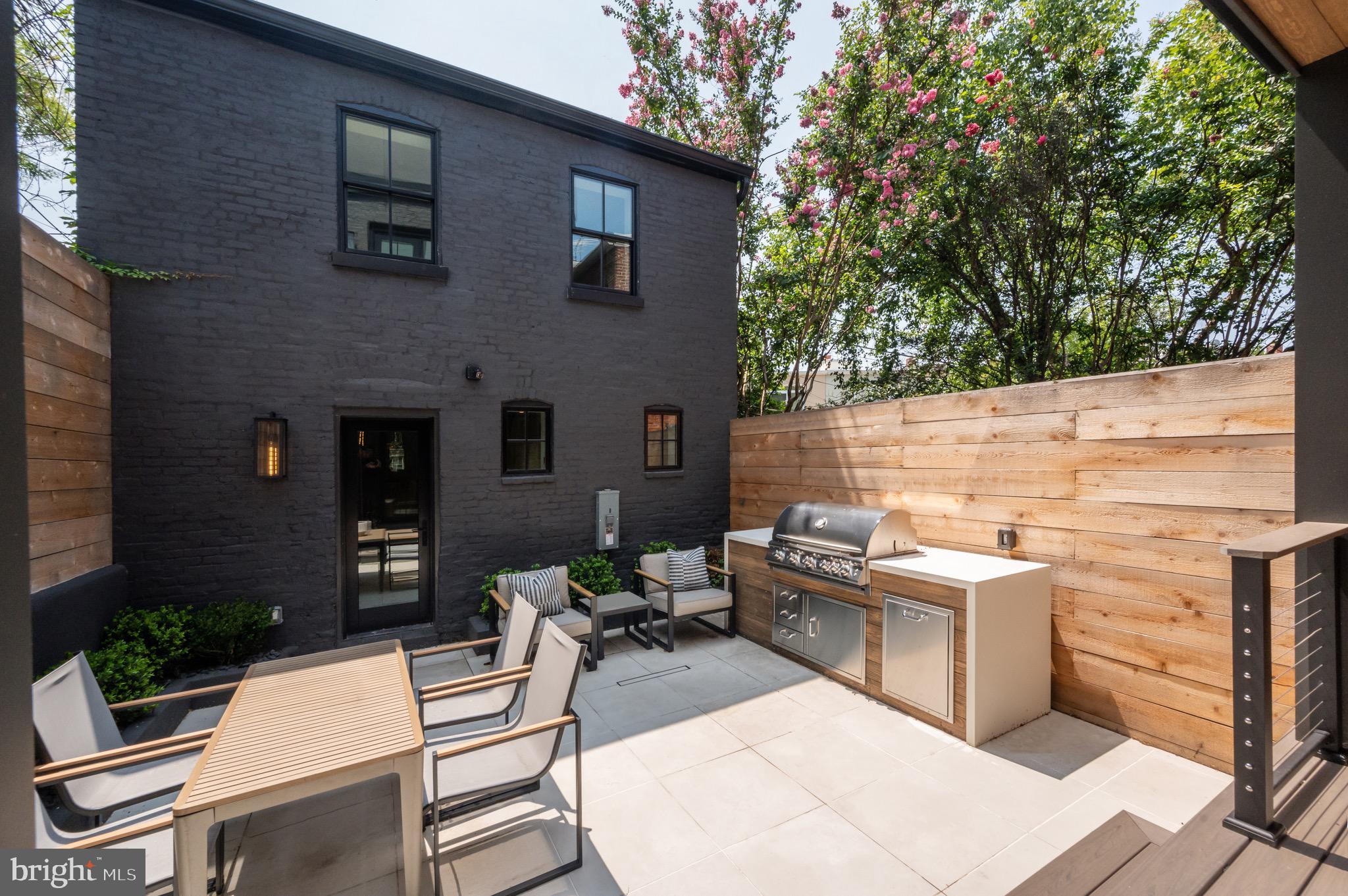 635 MARYLAND AVENUE NE