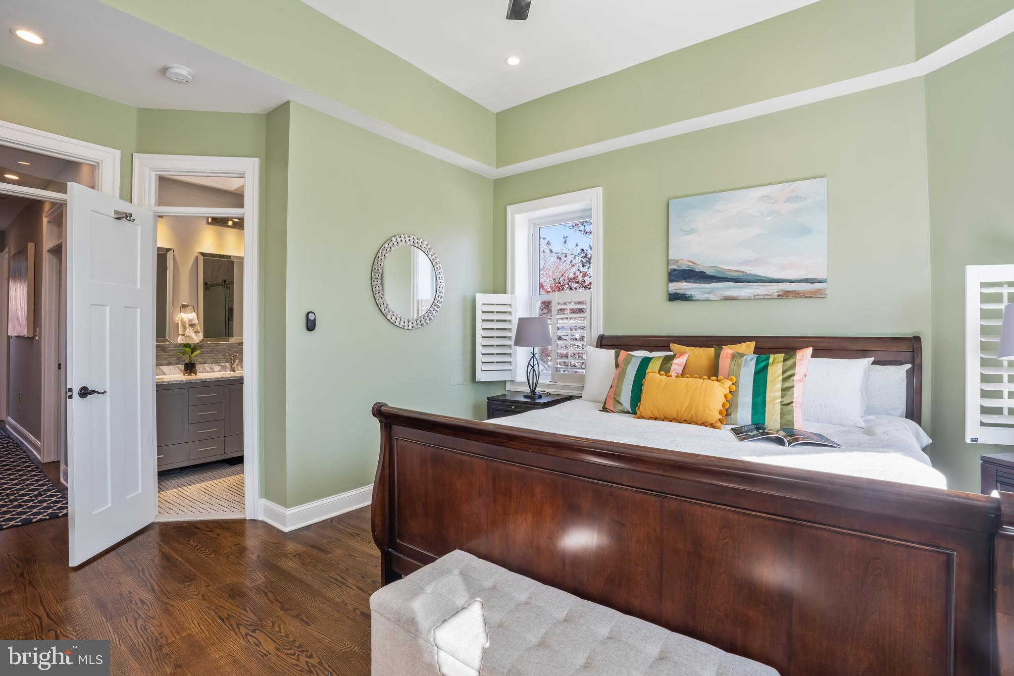 1536 EAST CAPITOL STREET NE