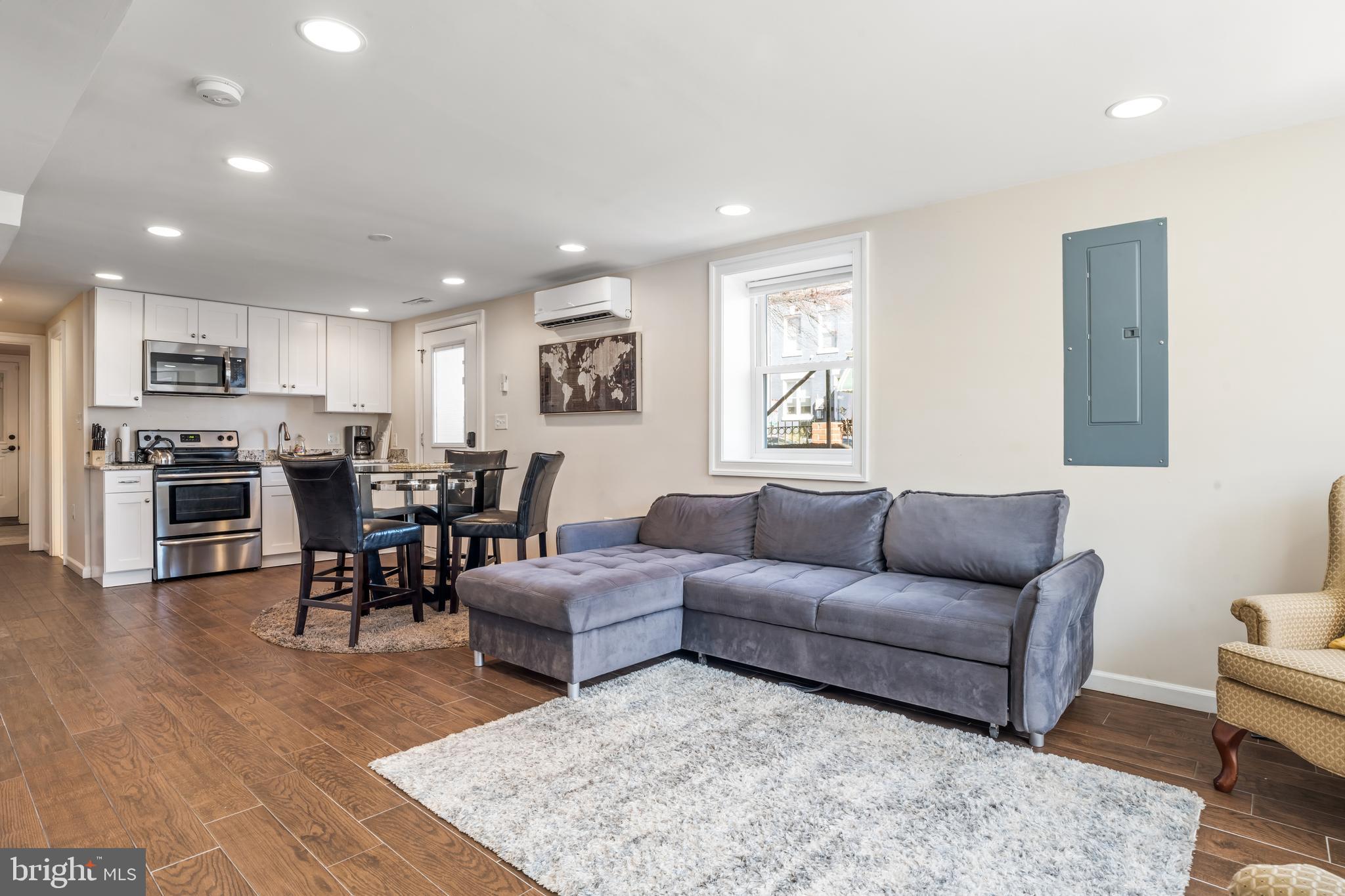 1536 EAST CAPITOL STREET NE