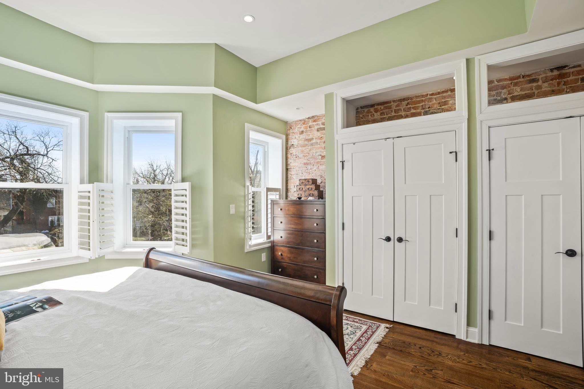 1536 EAST CAPITOL STREET NE