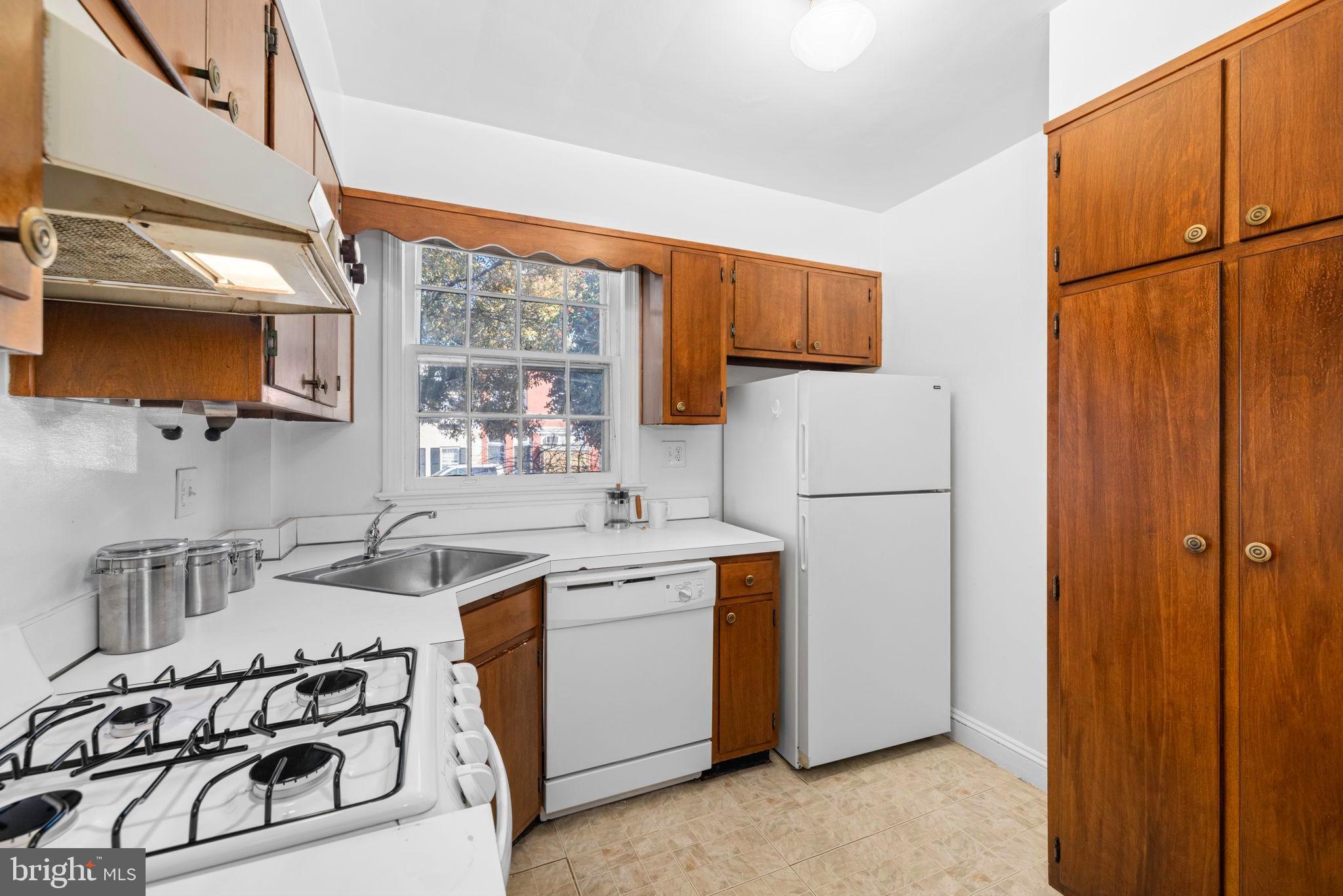 1310 35TH STREET NW