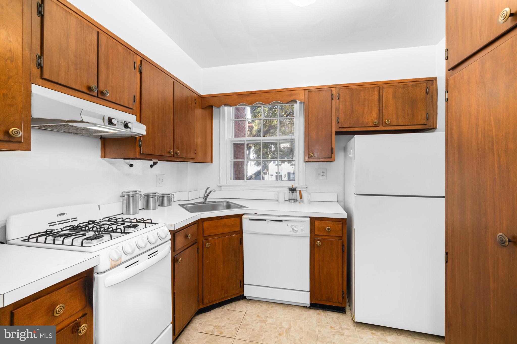 1310 35TH STREET NW