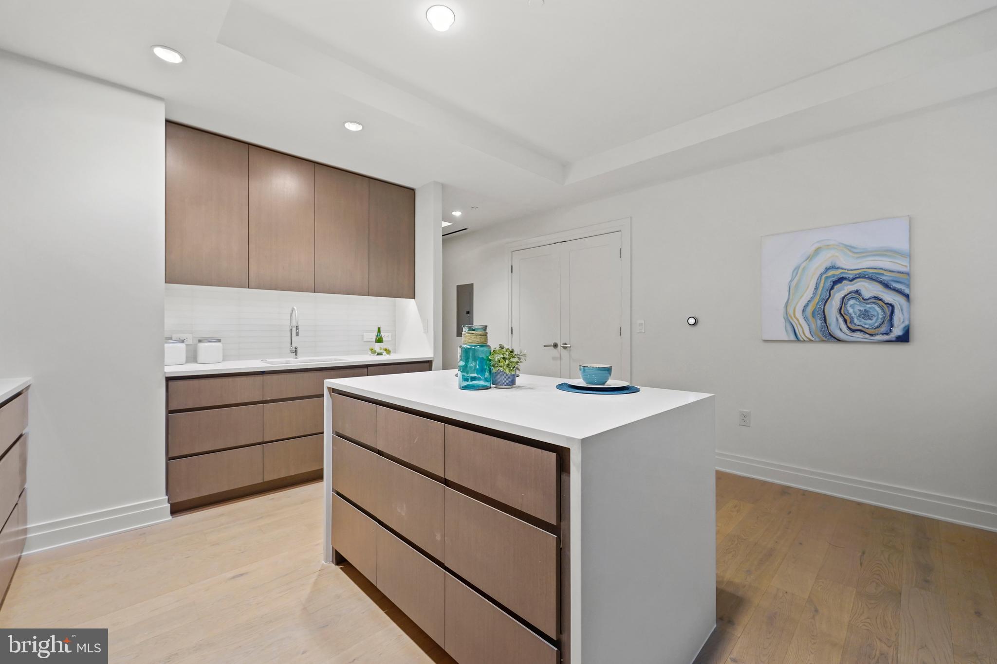 2501 M STREET NW 209