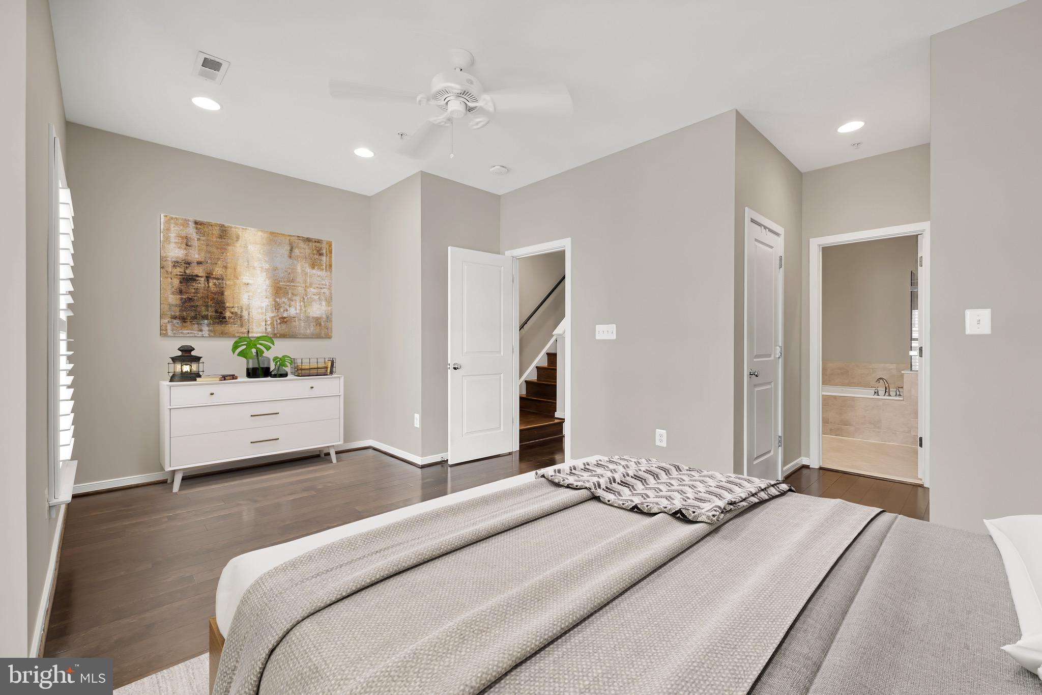 1112 3RD STREET SE