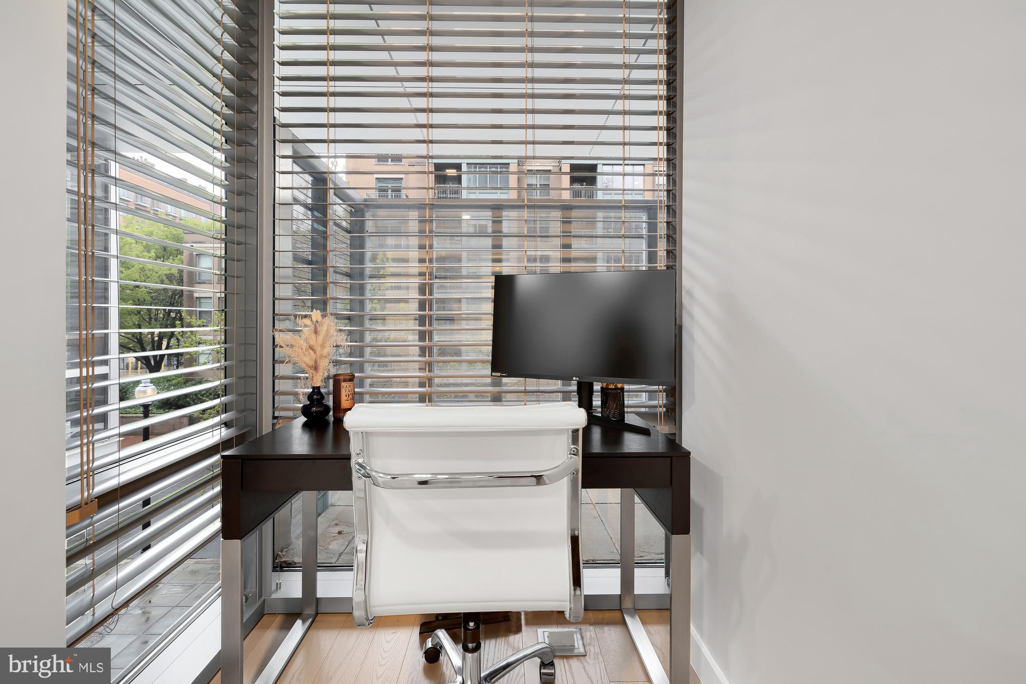 1111 24TH STREET NW 22