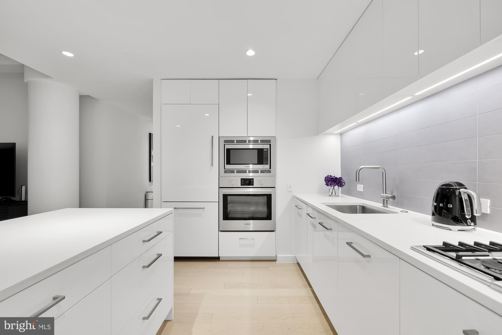 1111 24TH STREET NW 22