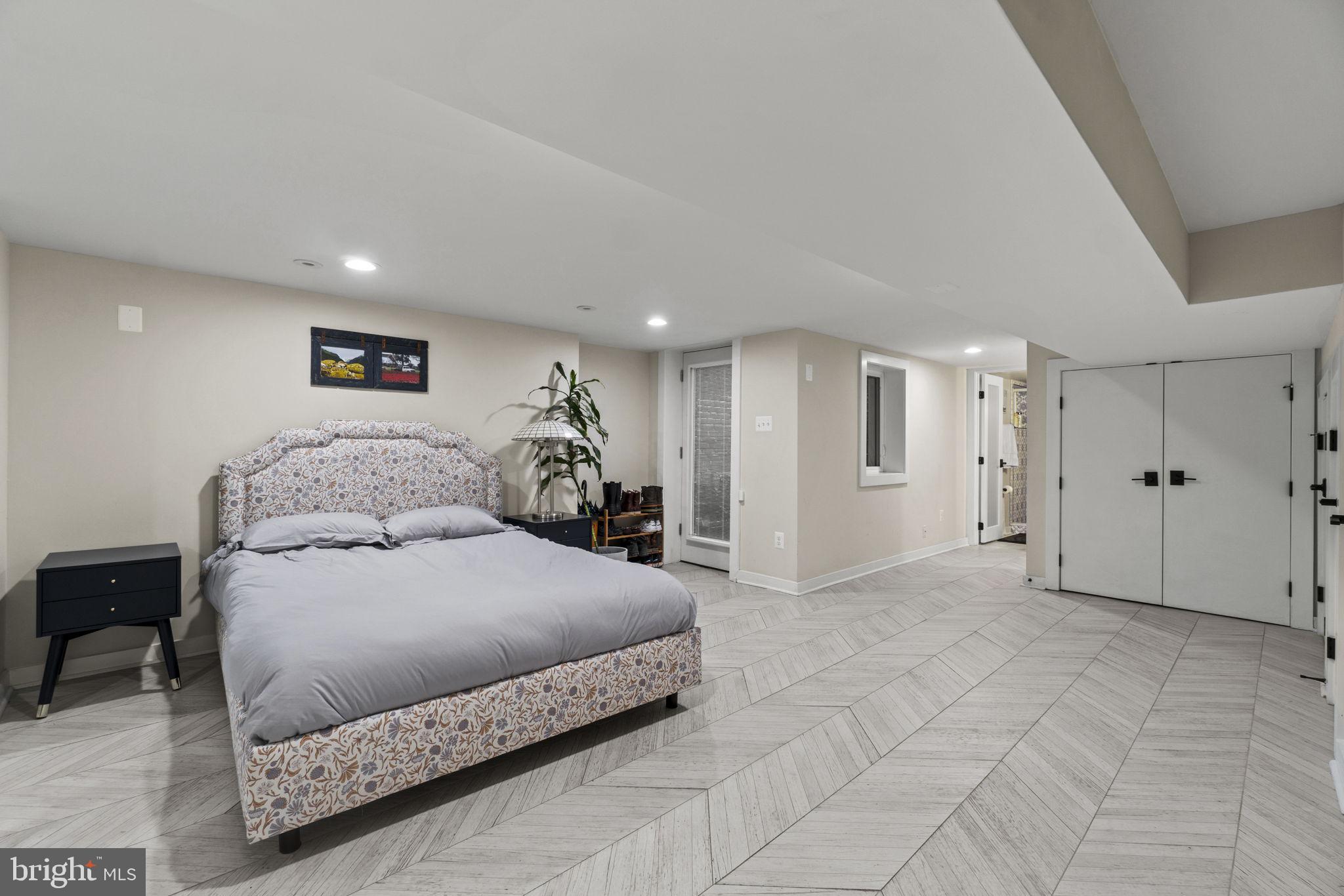 912 FRENCH STREET NW