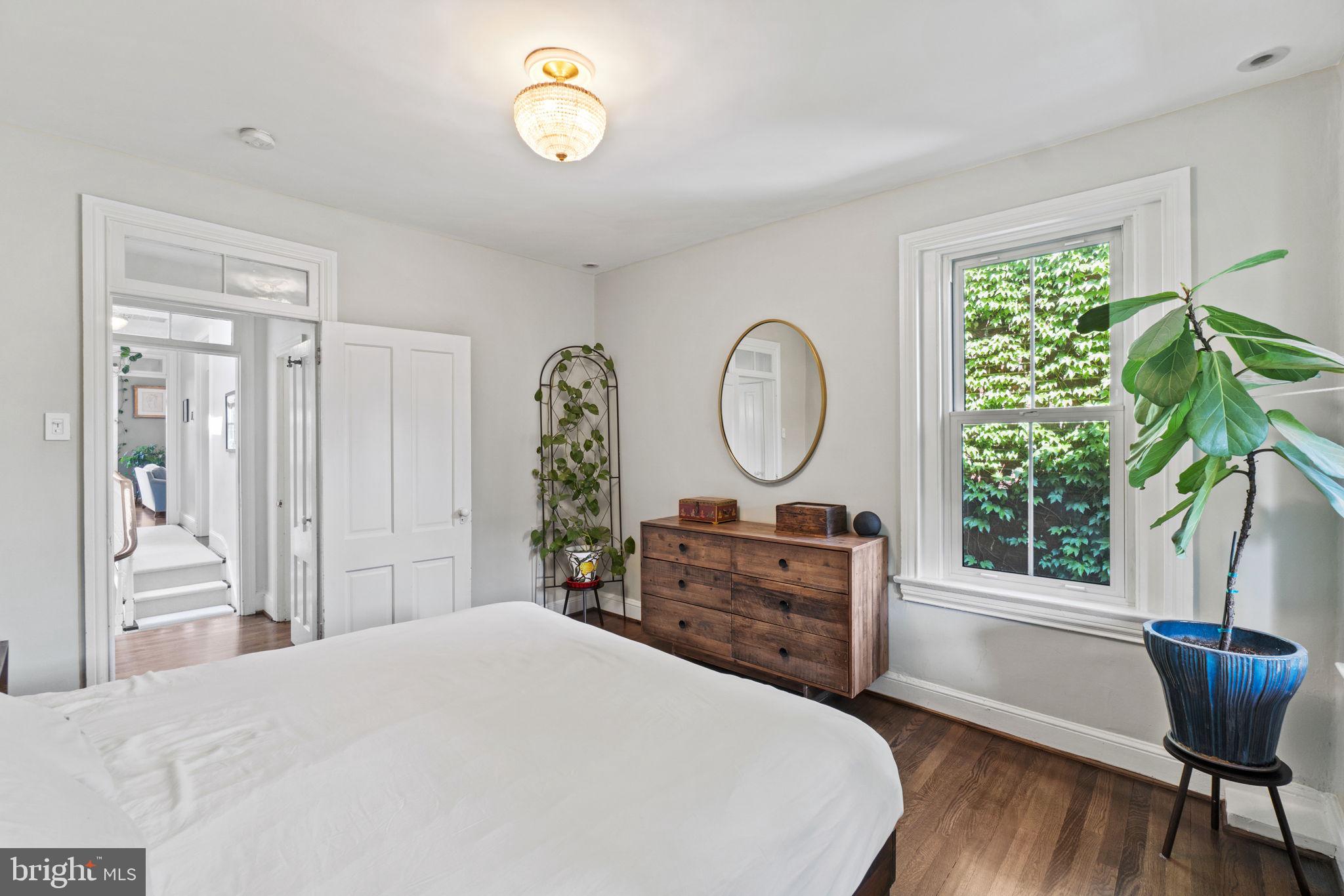 912 FRENCH STREET NW