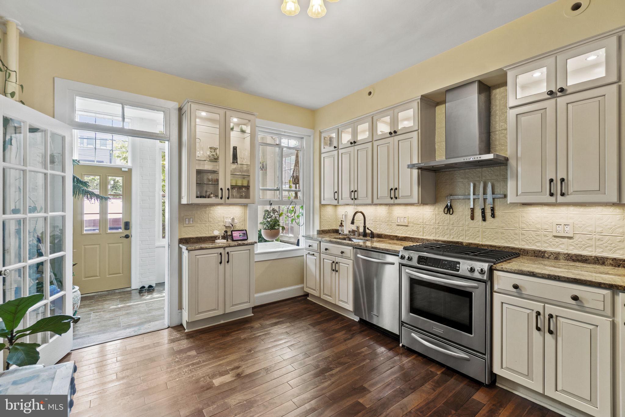 912 FRENCH STREET NW