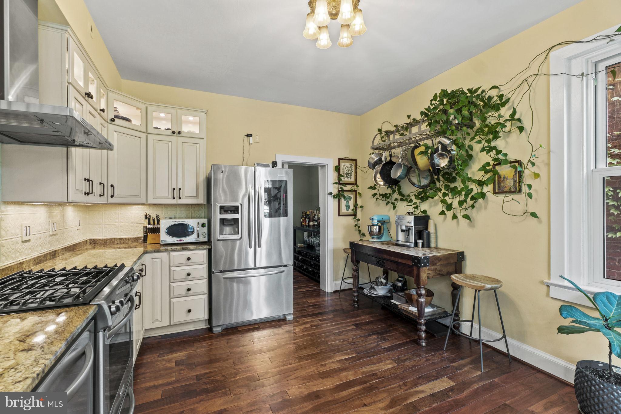 912 FRENCH STREET NW