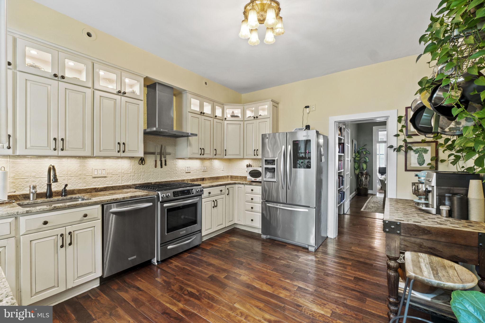 912 FRENCH STREET NW