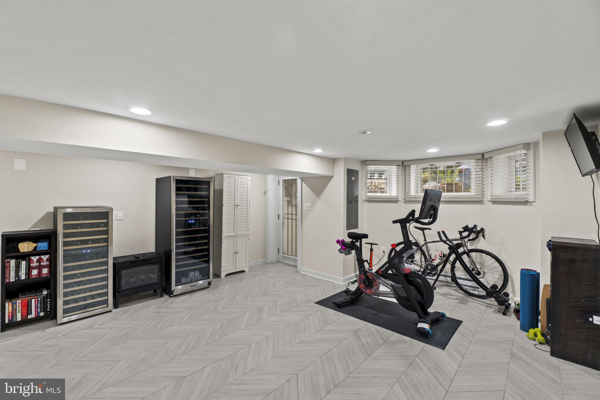 912 FRENCH STREET NW