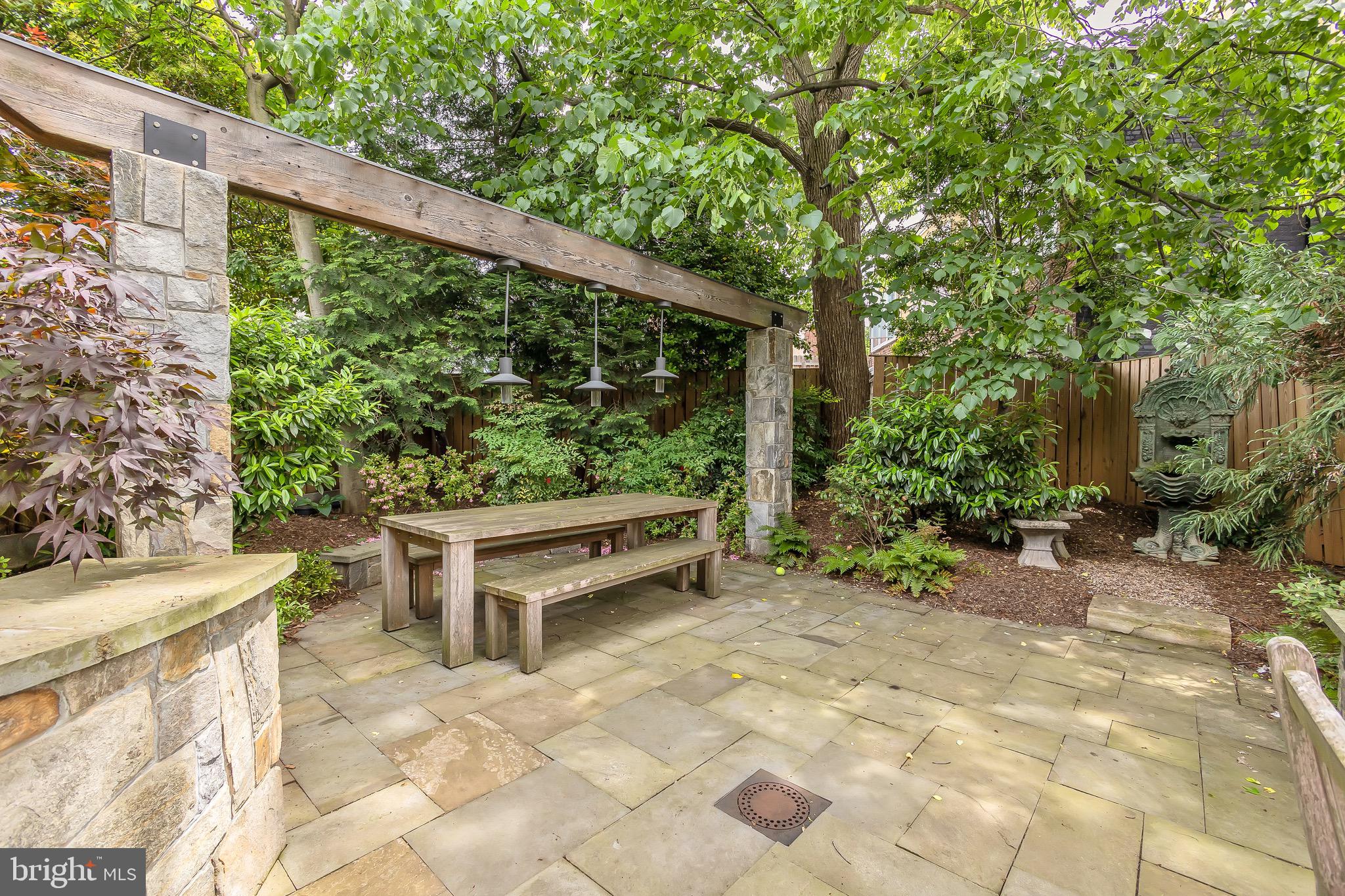 418 7TH STREET SE 401