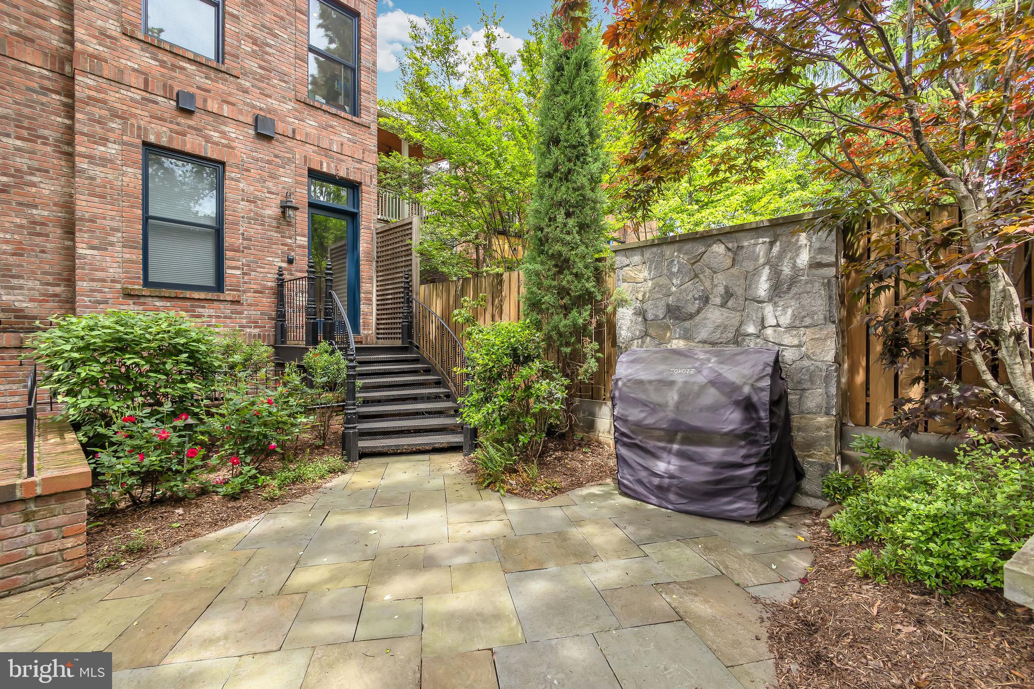 418 7TH STREET SE 401