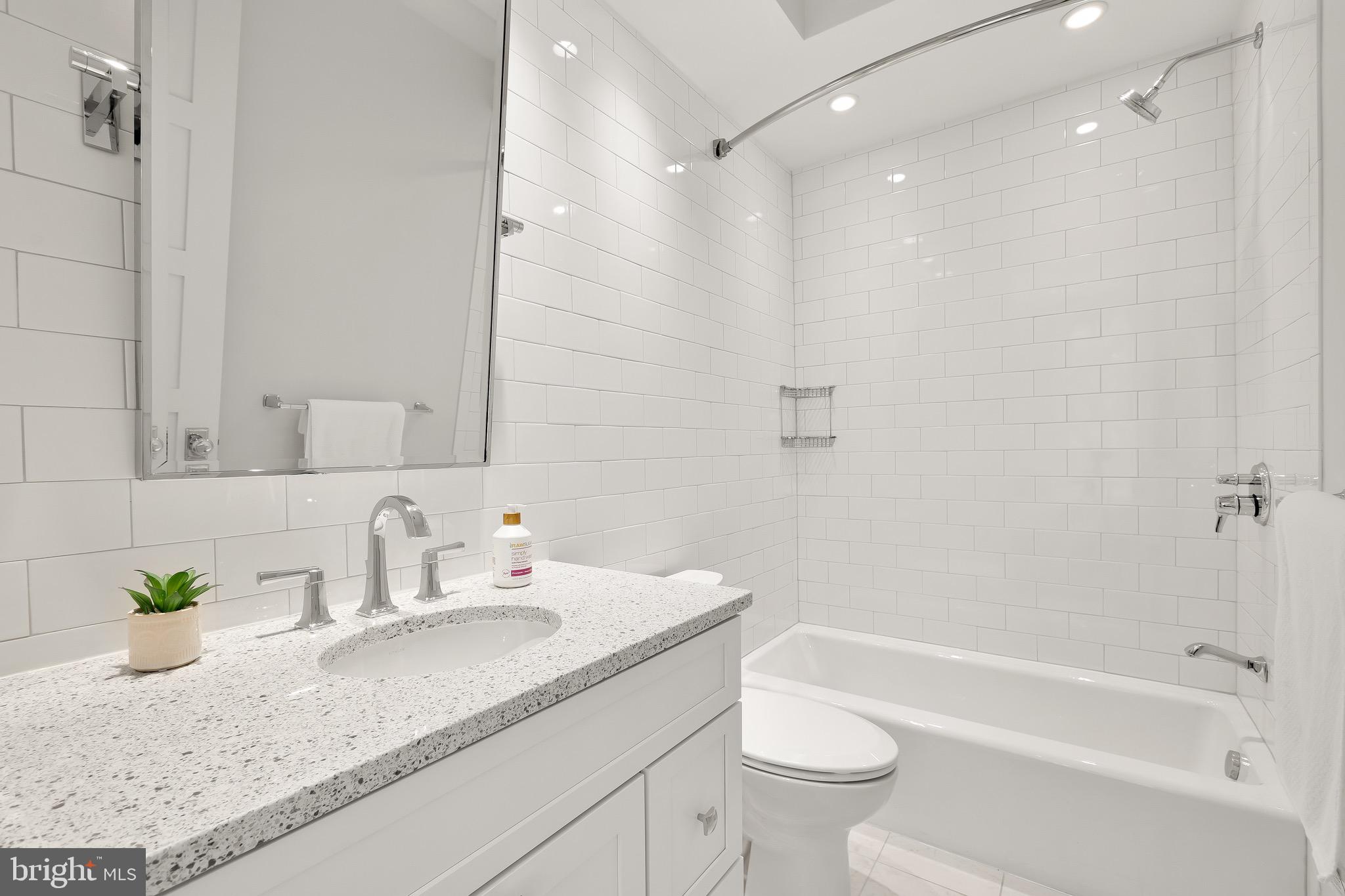 418 7TH STREET SE 401