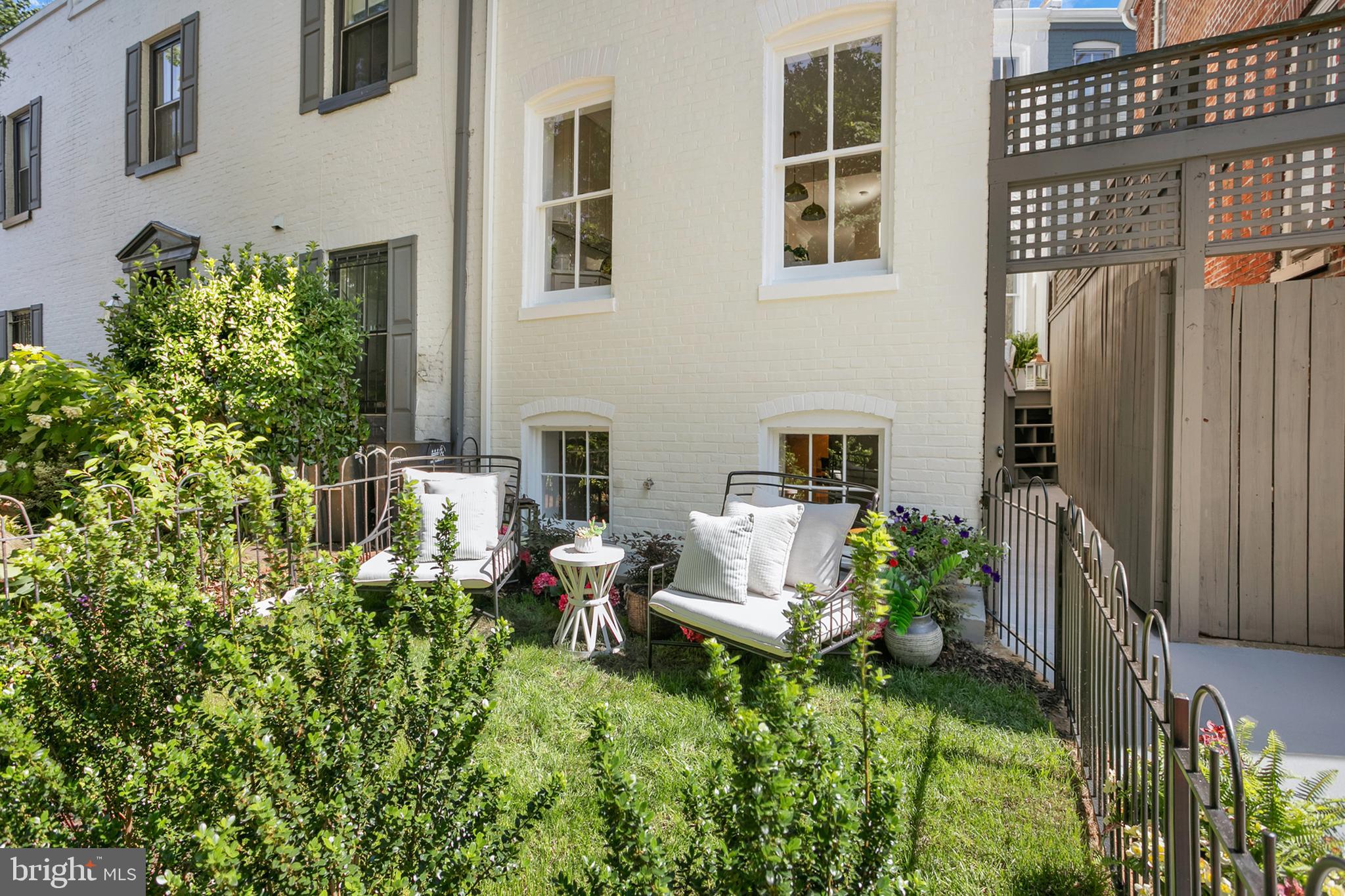 642 N CAROLINA AVENUE SE