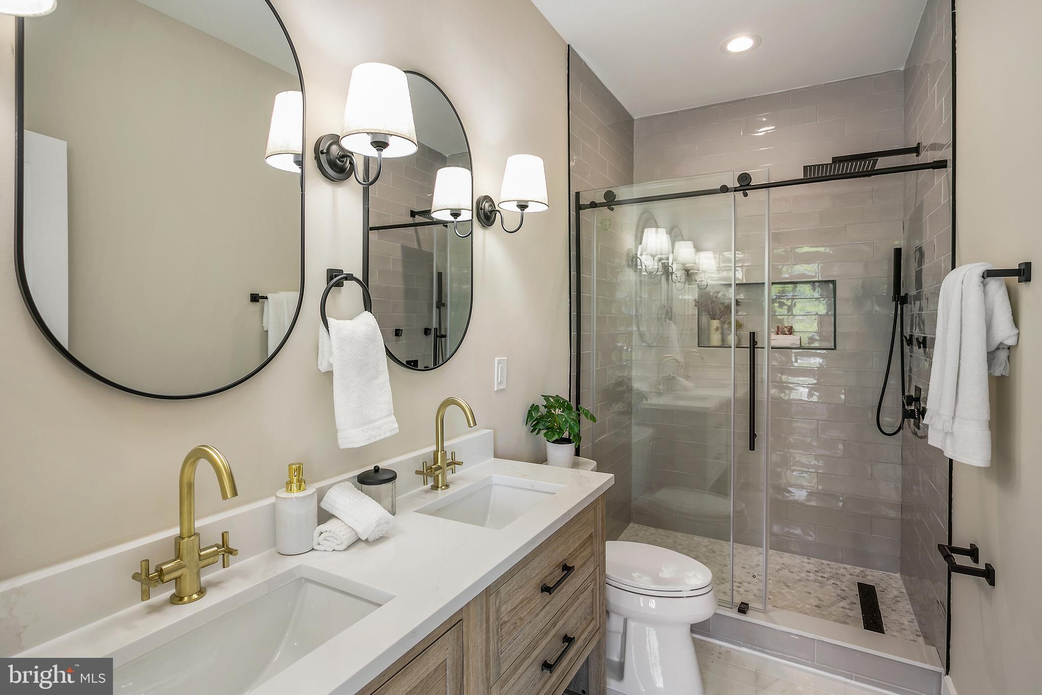 642 N CAROLINA AVENUE SE